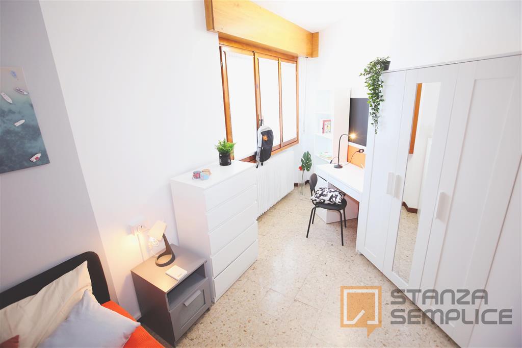 10-sqm room in Via Privata Nino Castelli, Lecco