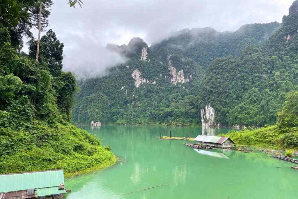 Green lake in Khao Sok