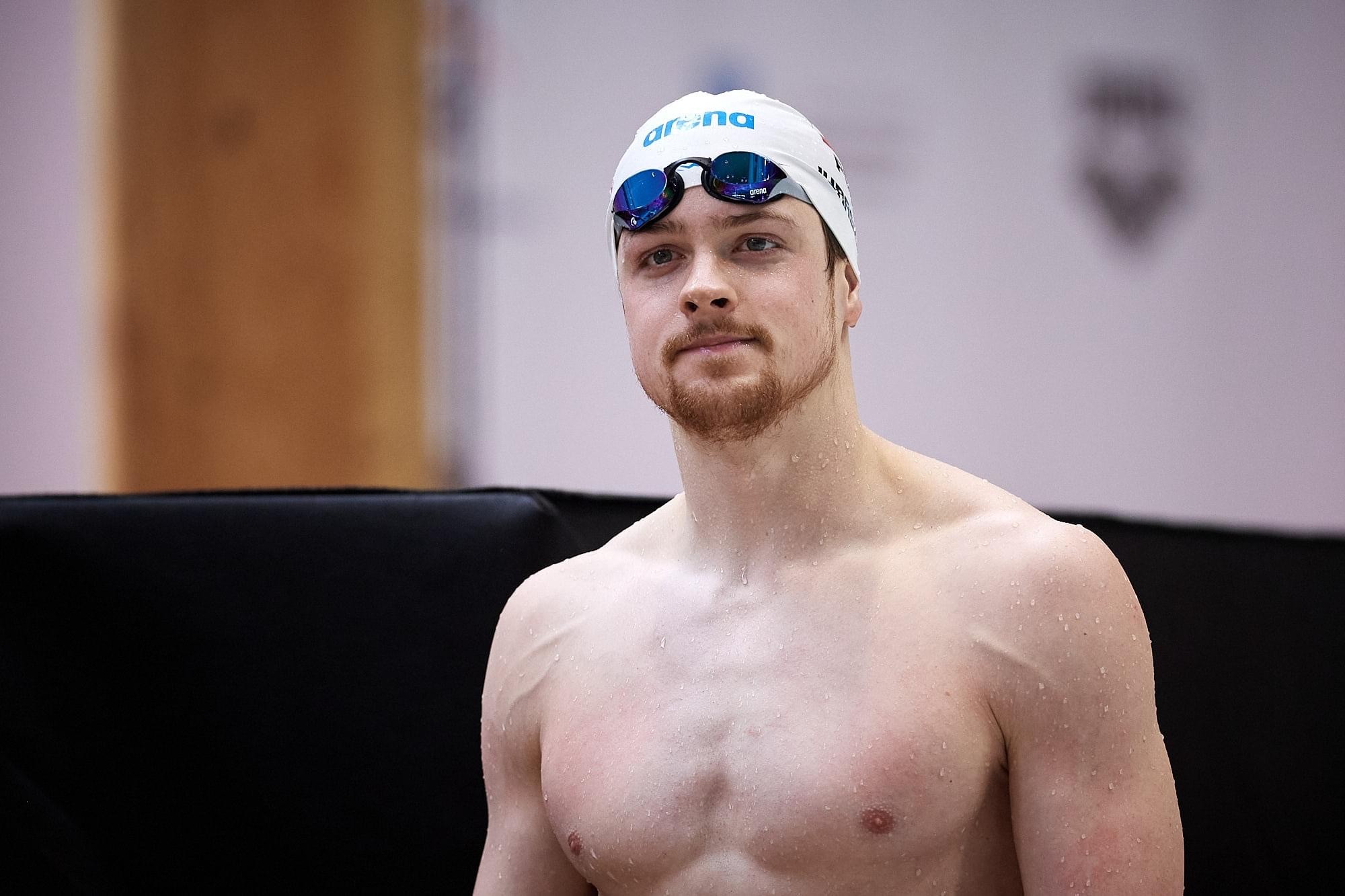 Concetrated triathlete grayscale