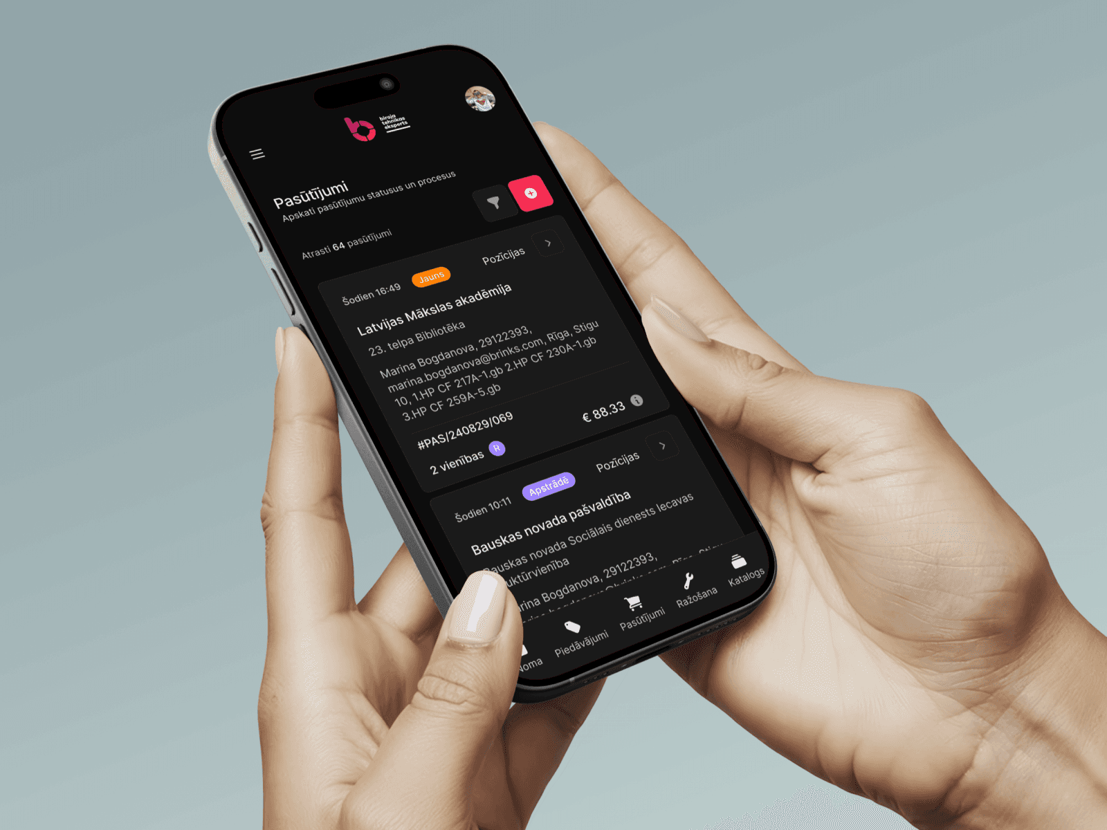 Professional carbon racing bike presentation with sleek typography and grid layout.