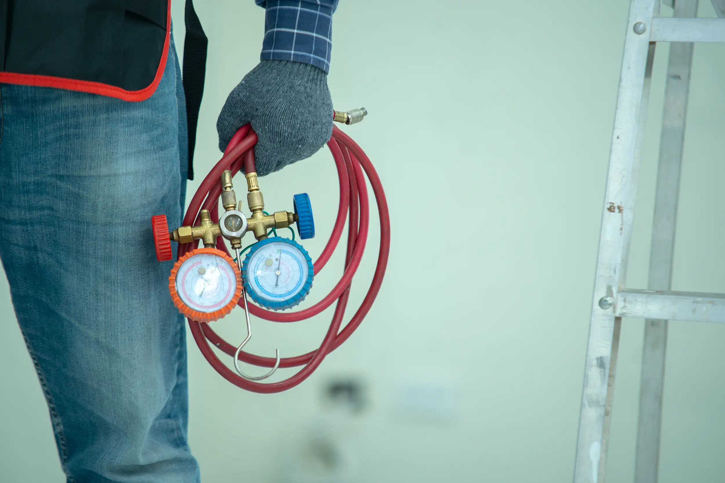 RedBlue worker with gas gauge