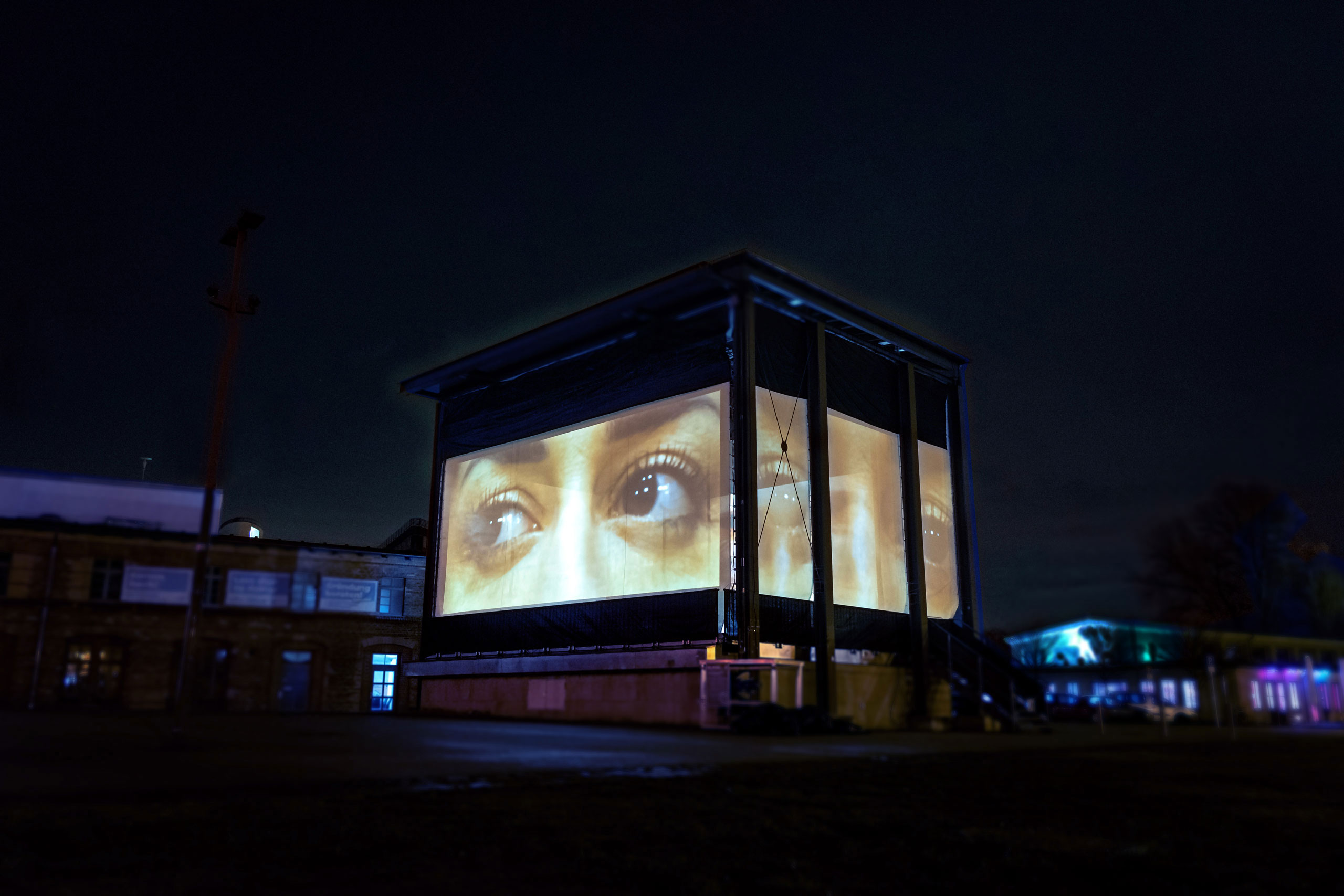 Expose - augmented performance installation