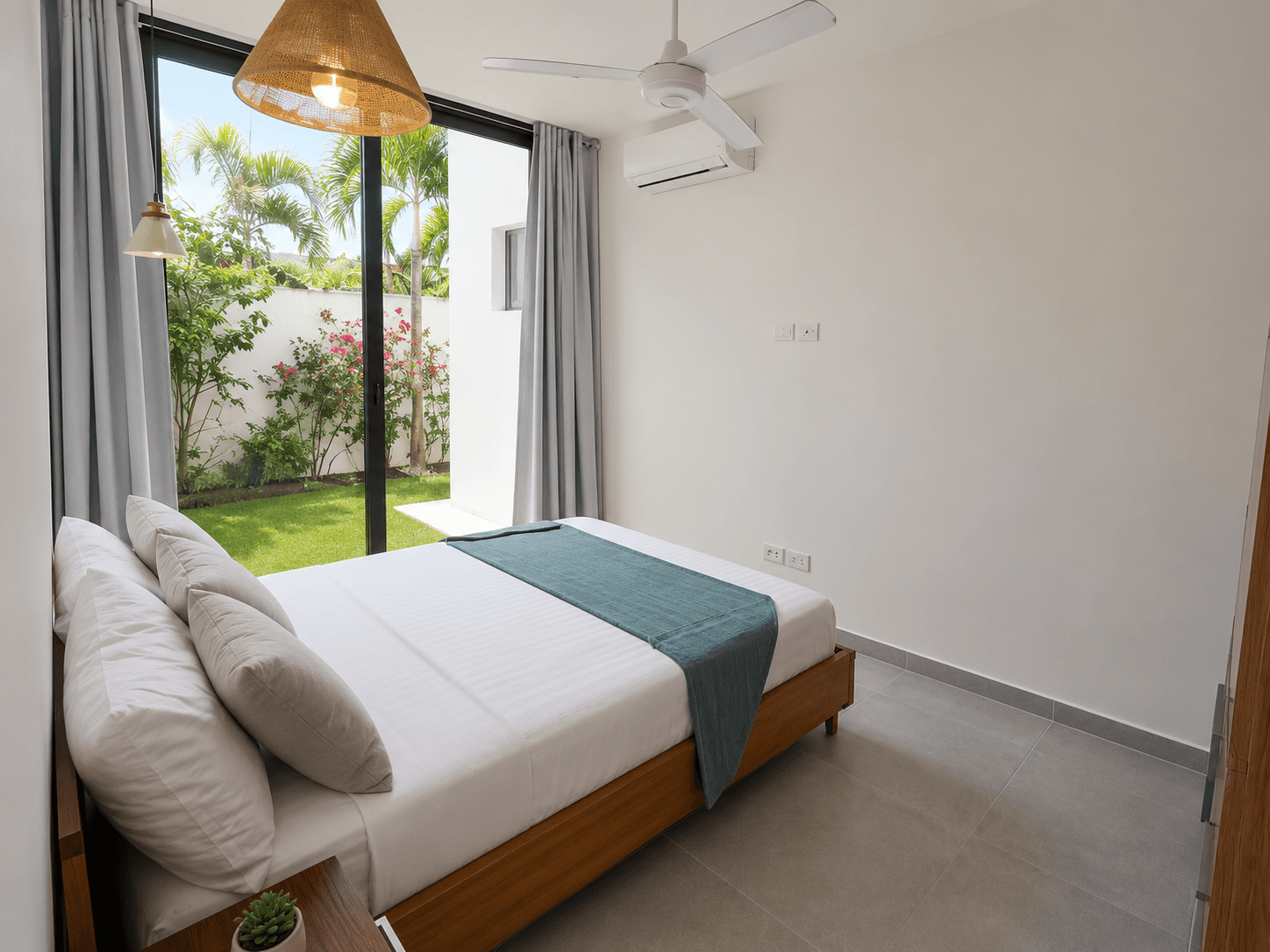 Garden-view bedroom
