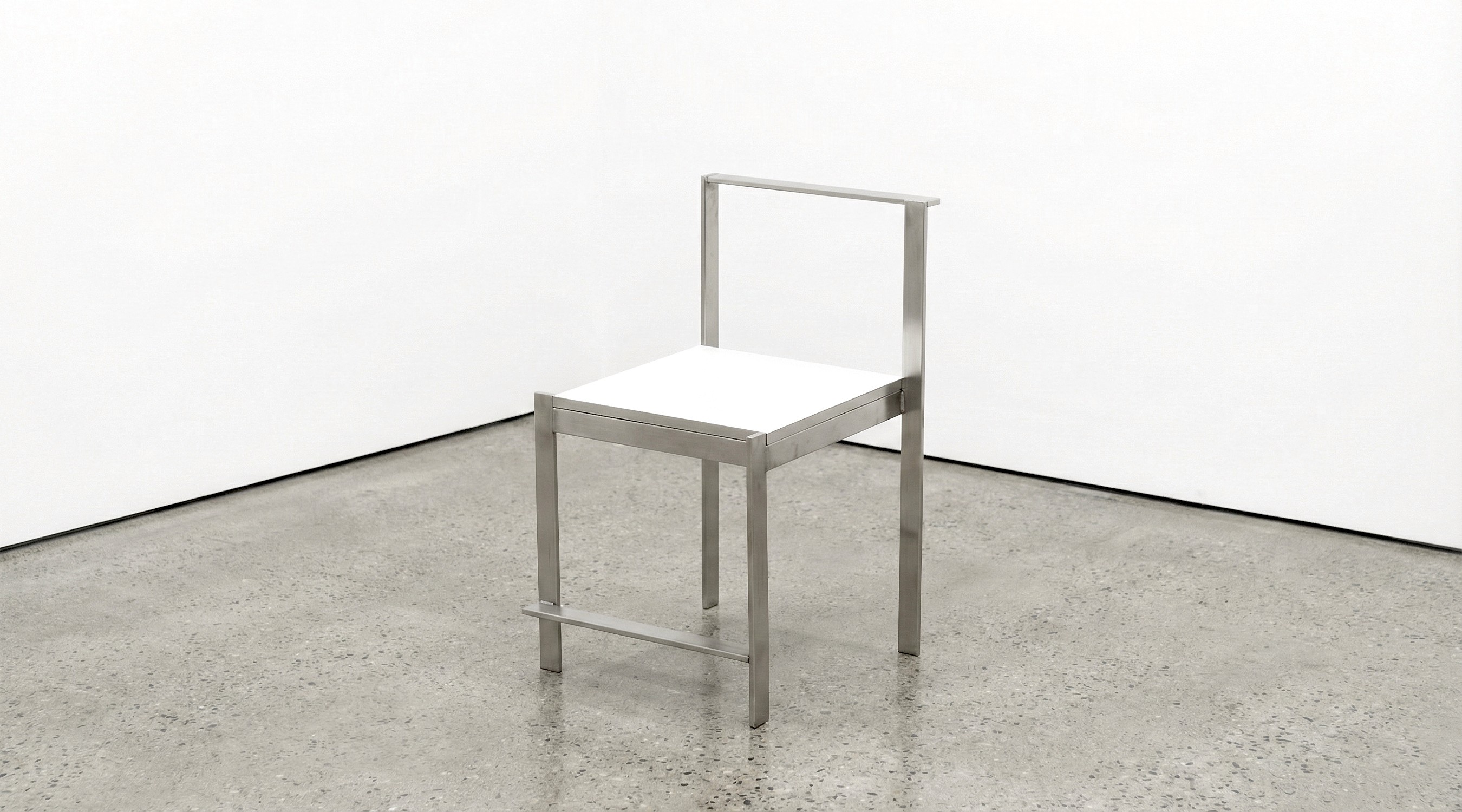 Offset Chair | Main View