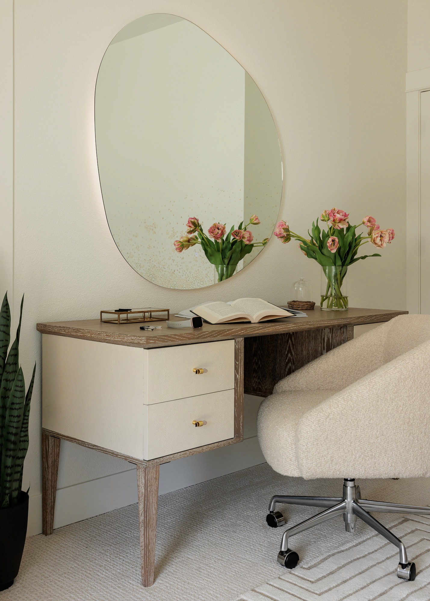 We’re so excited to share details from The Ravensdale House: Girls Bedroom — one of our favorite interior design + remodeling projects in Ravensdale, Washington. 