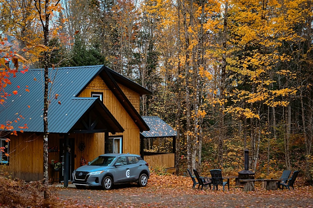 Modern Québec chalet exterior