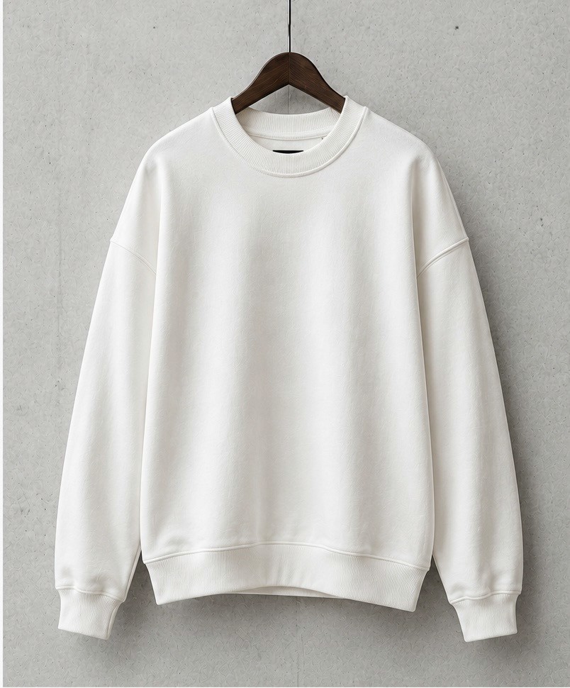 LVORO Essential Crewneck in White