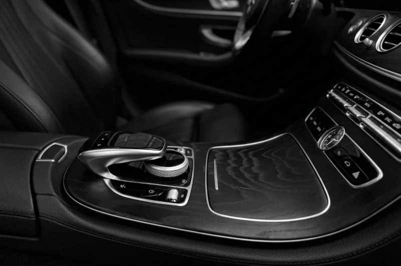 console avant mercedes classe e