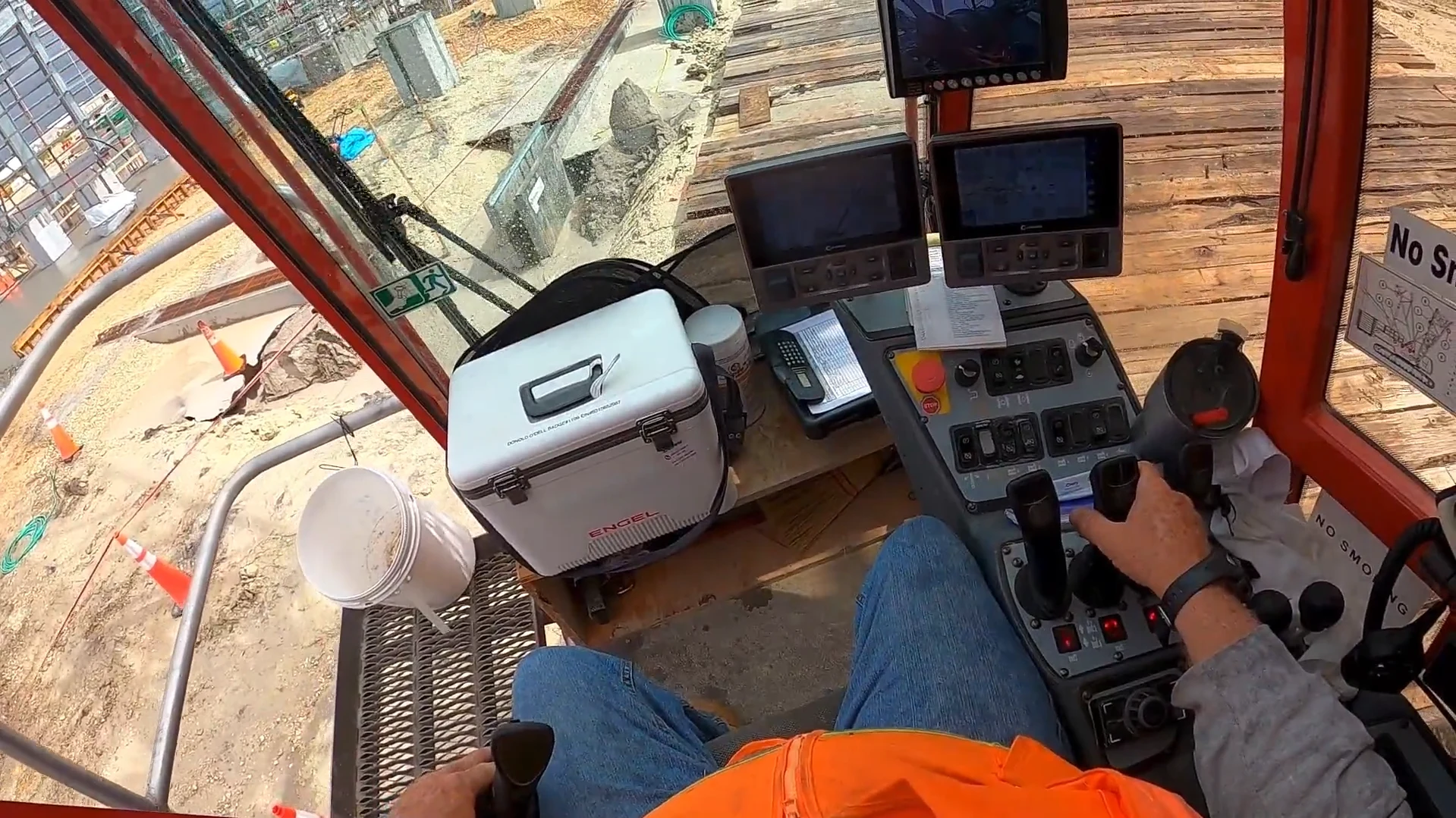 2D HSE character climbing ladder correctly in employee training videos