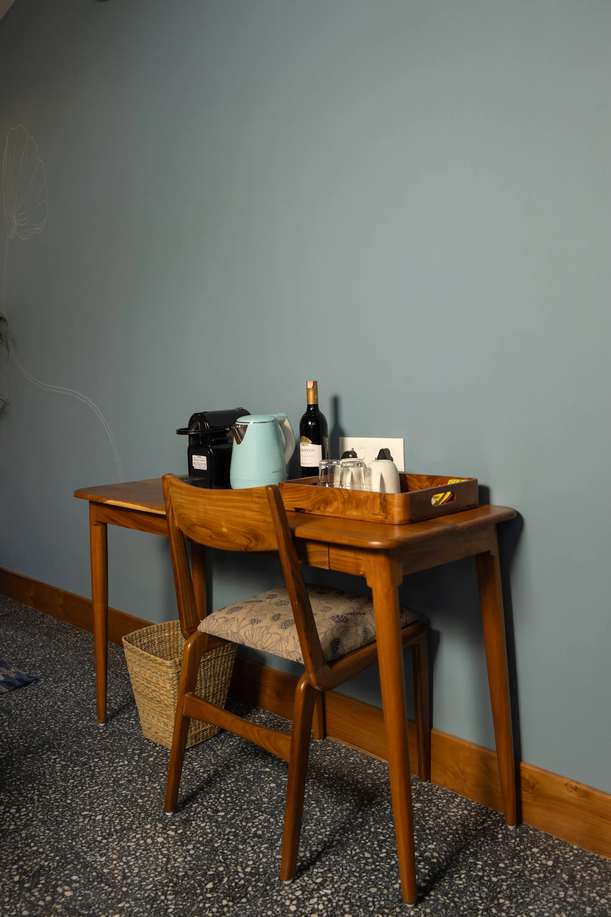 Writing desk with welcome tray at Jaali Blue