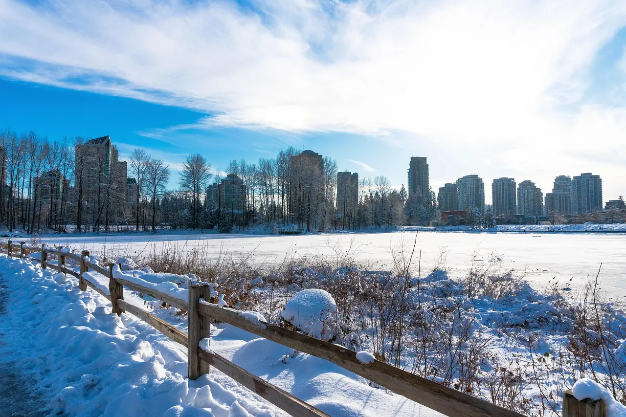 A picture of downtown Coquitlam in the winter, a location in which Tenmar services.