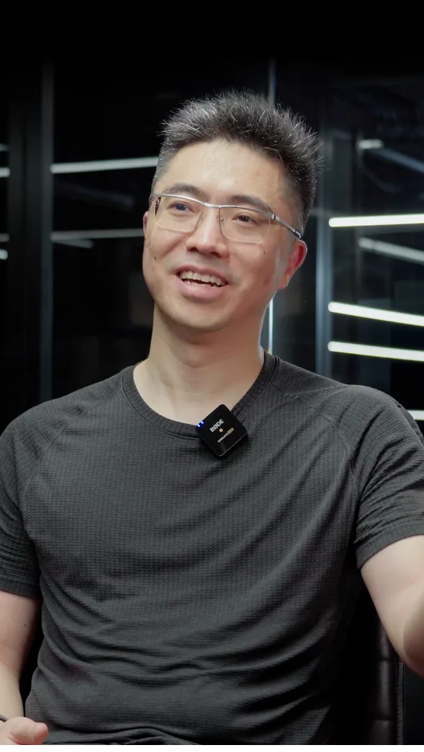 Sydney executive Aaron Zhu sharing his personal training experience at Lockeroom