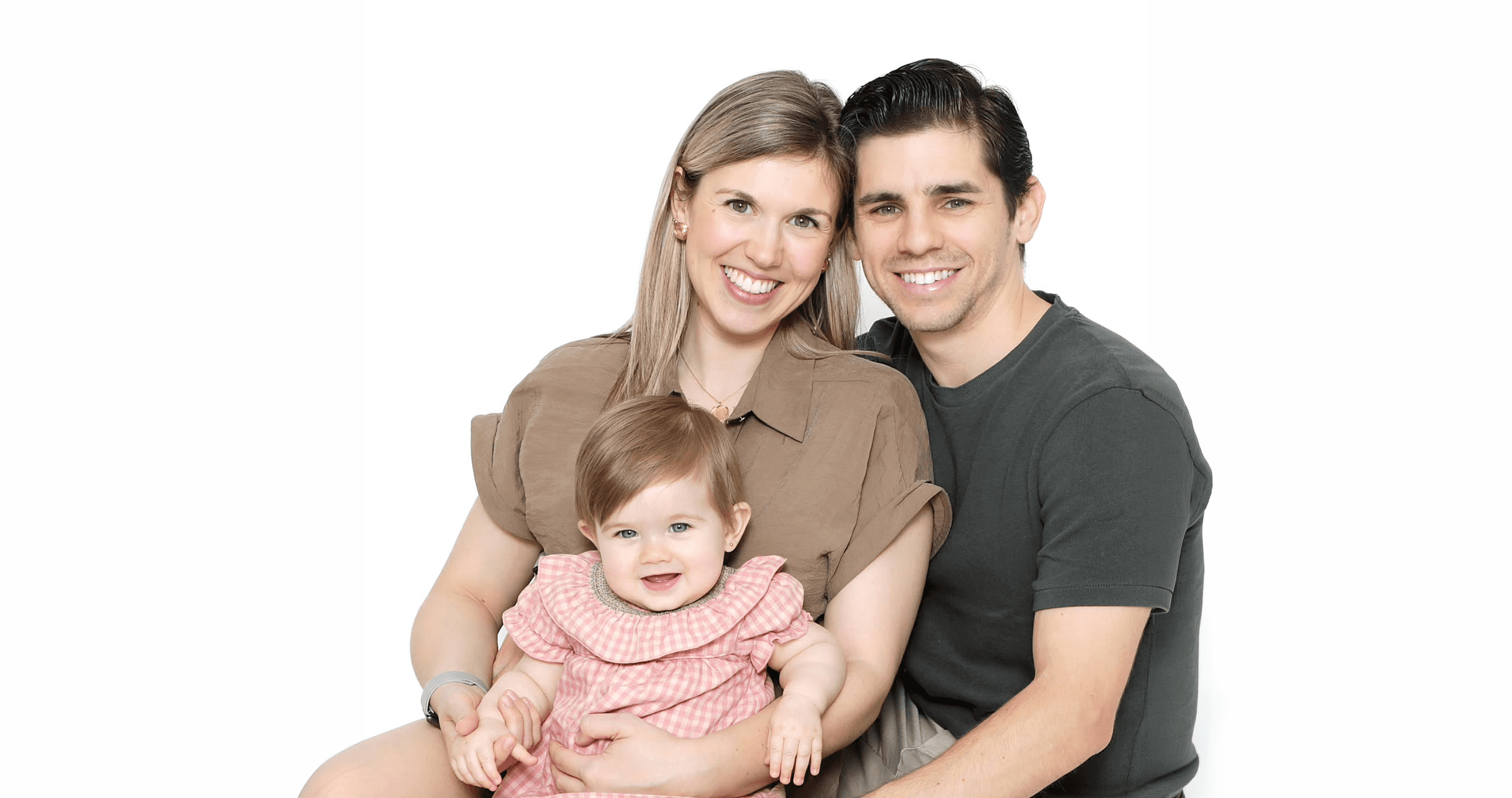 Mahvin Photography offers heartfelt couple photoshoots Dubai, turning your connection into beautiful keepsake memories.