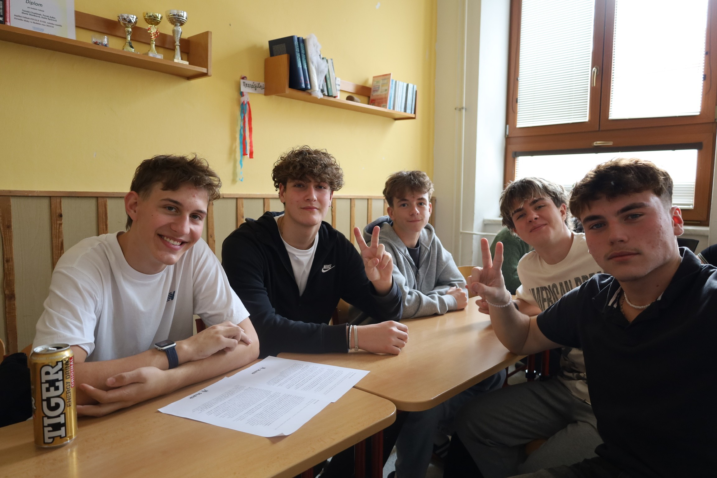 a black female model