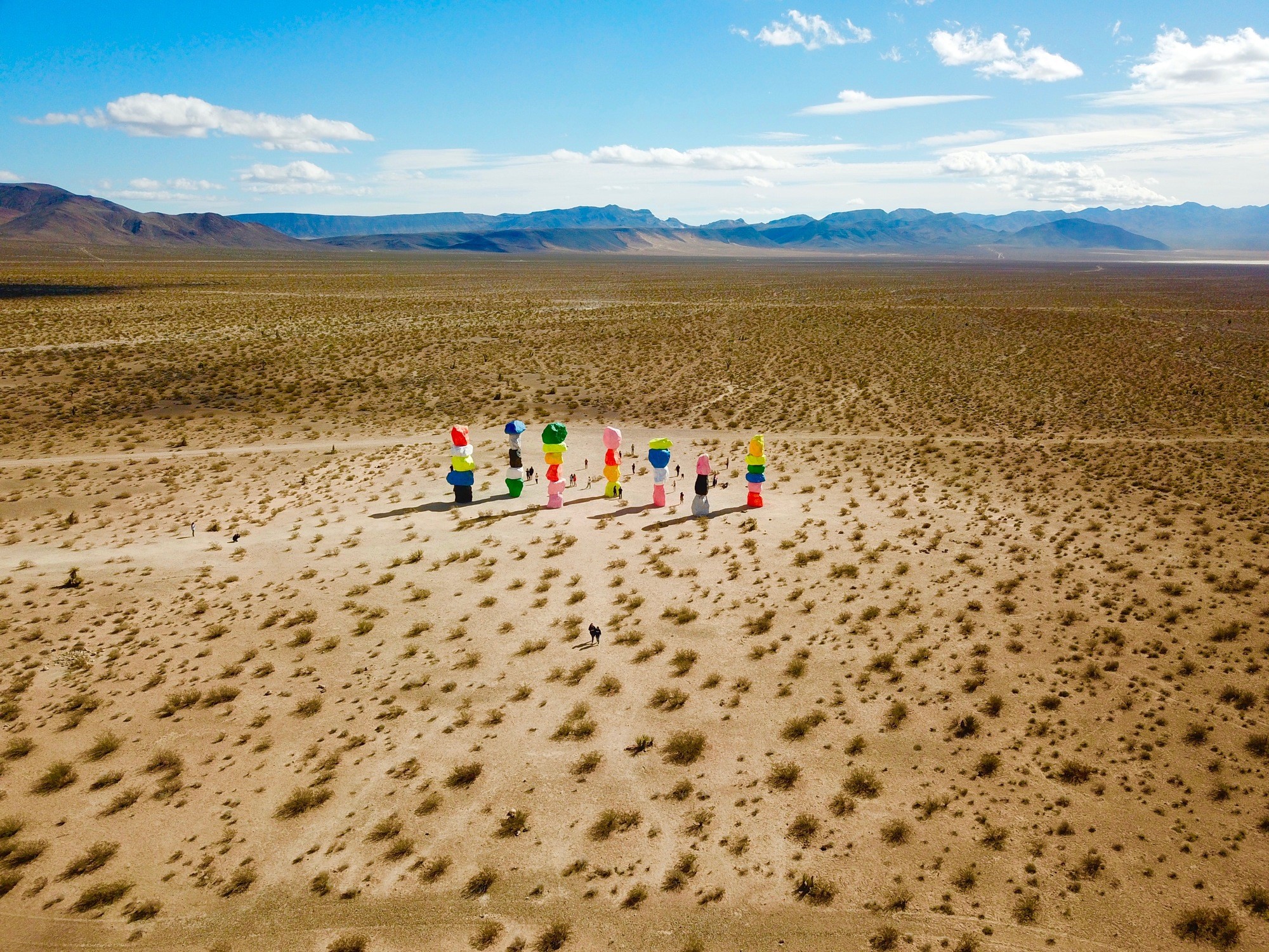photography of dam during daytime
