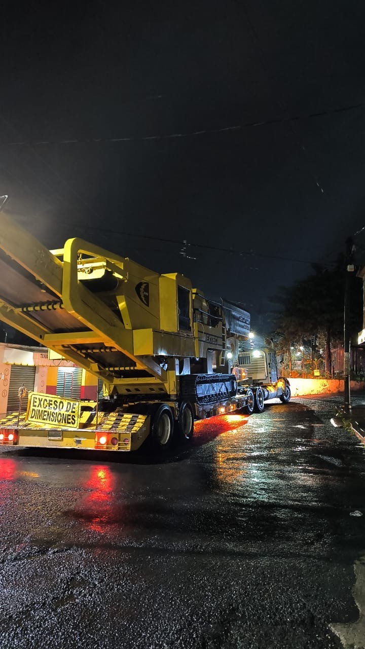 Servicio de fletes para transporte de maquinaria pesada en construcción