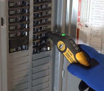 Ideal Industries voltage testers and diagnostic tools for electrical verification and troubleshooting in commercial and industrial projects in BC