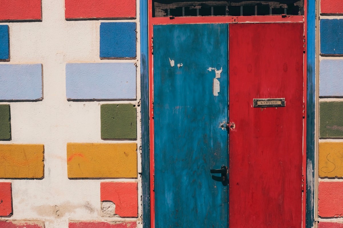 Residential door - How To Pick A Front Door Color