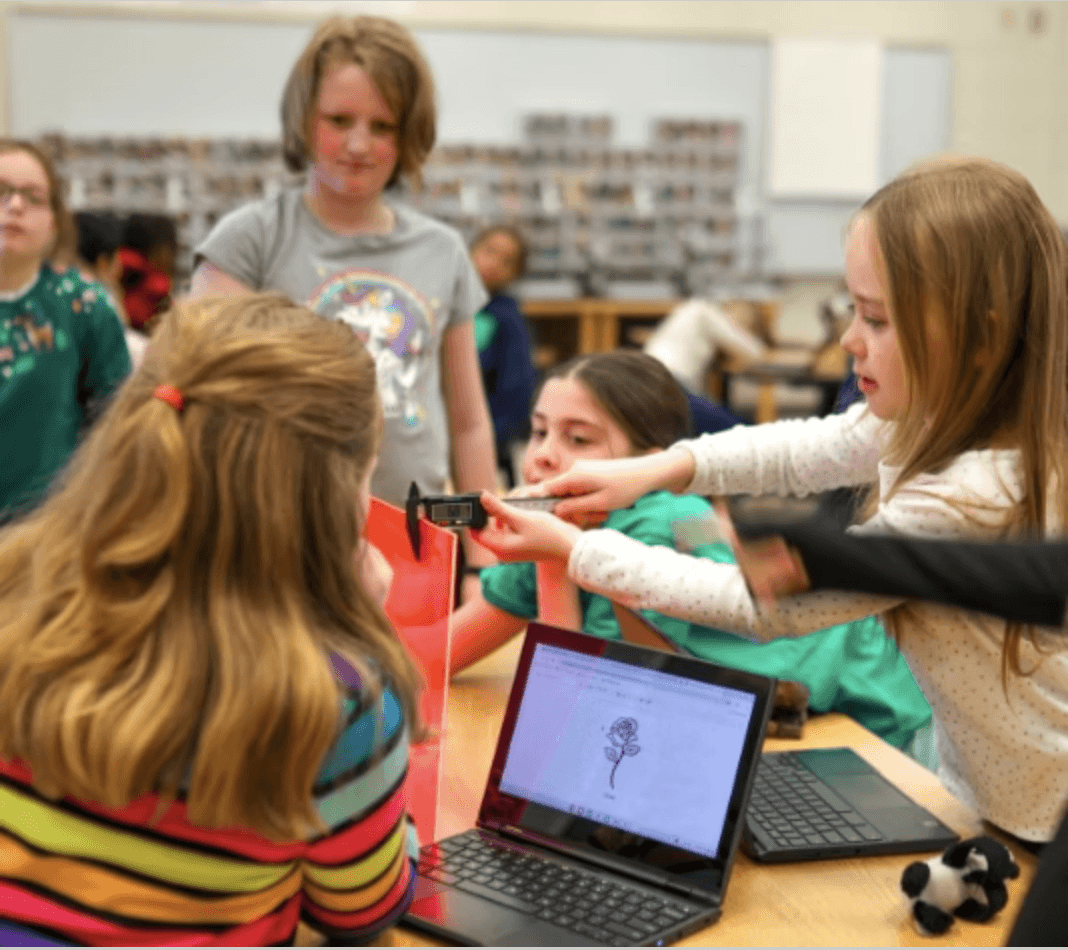 Students working on an eLab project at Apison Elementary School.