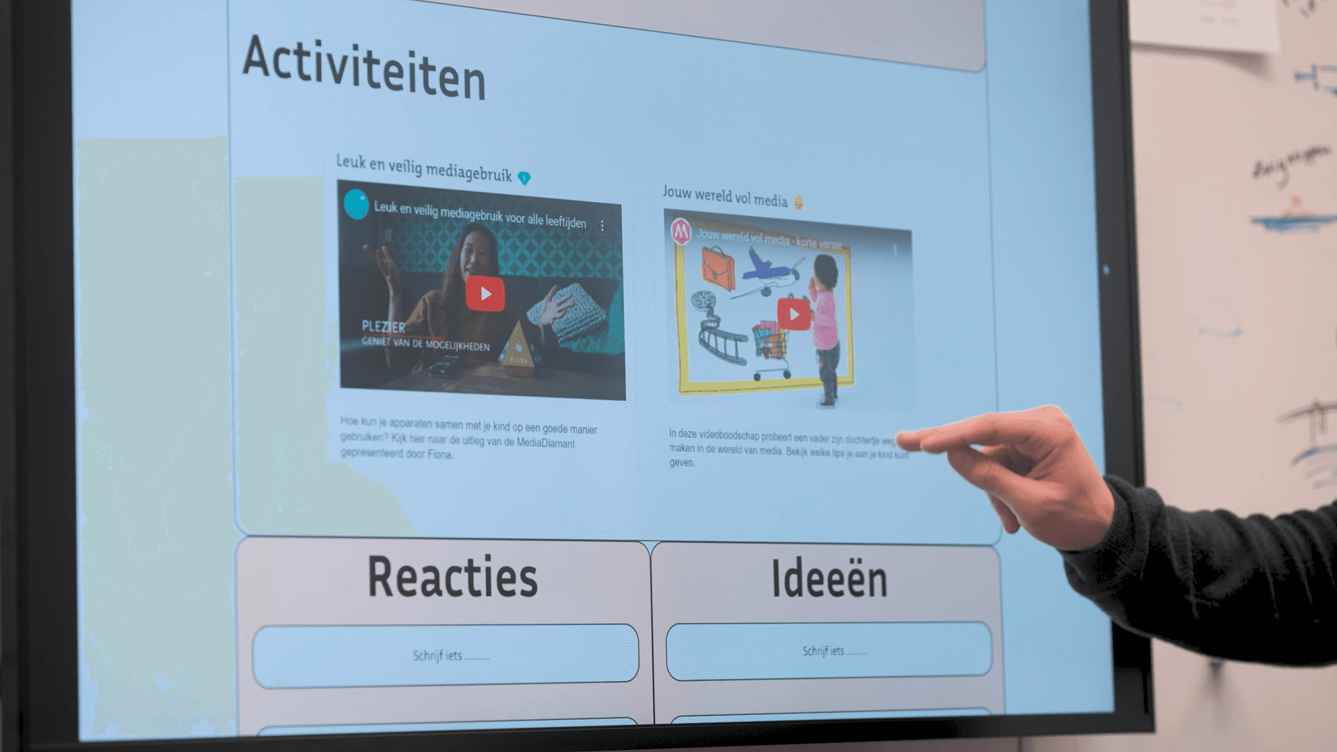 Screen for between-library interaction