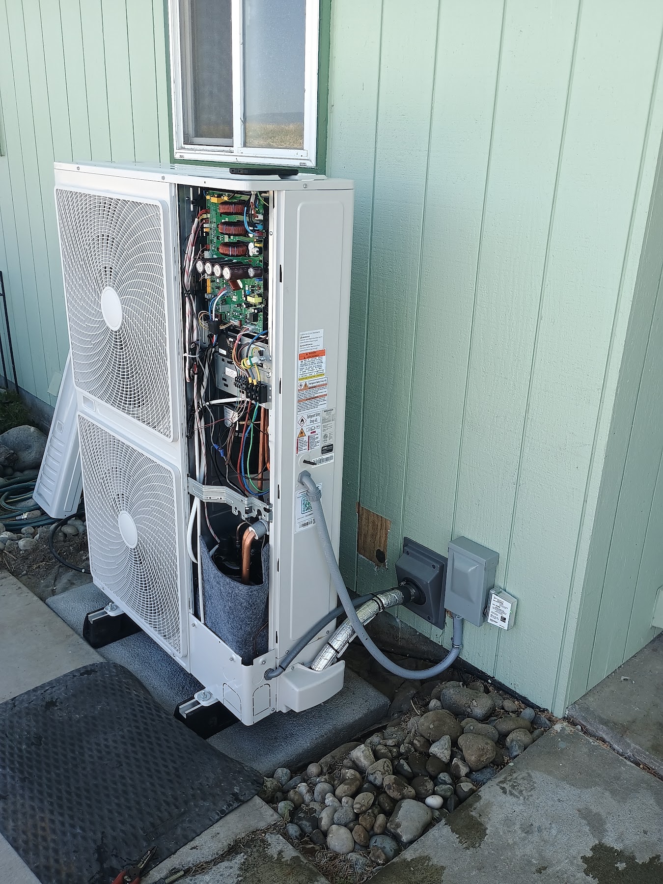 What to Do Before an Emergency HVAC Technician Arrives