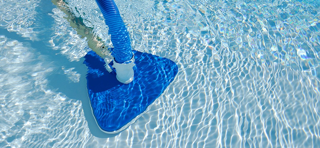 What Causes Strong Chlorine Smell in Pools