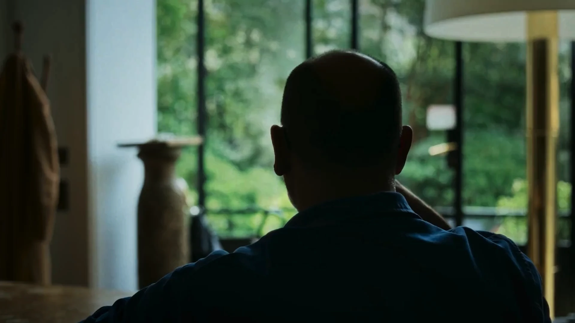Inner Worlds: Luis Laplace para Art Basel x Nowness: imagen de apertura que muestra imagen de campaña con espacio diseñado y atmósfera de colección.