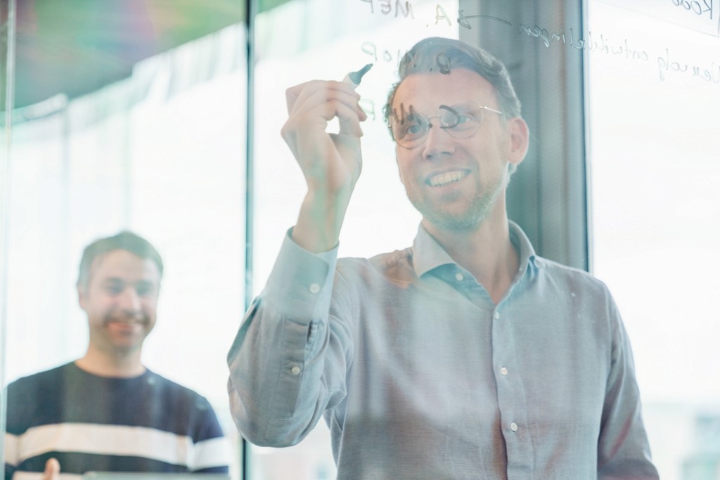 infographic van het visuele werkproces — van strategie naar creatie