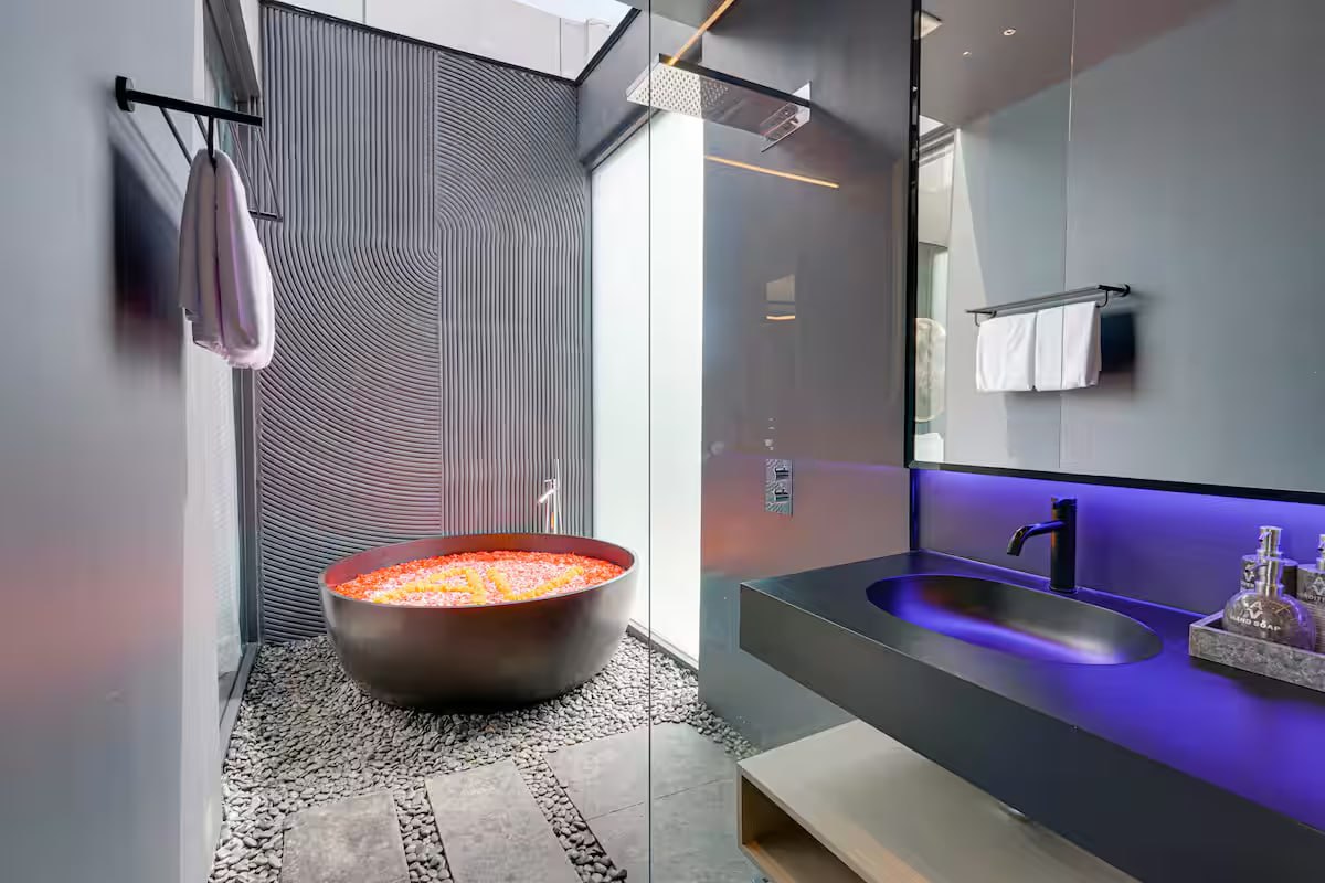 A 1-bedroom villa in a complex in Berawa, Canggu, located just 5 minutes from Batu Belig Beach