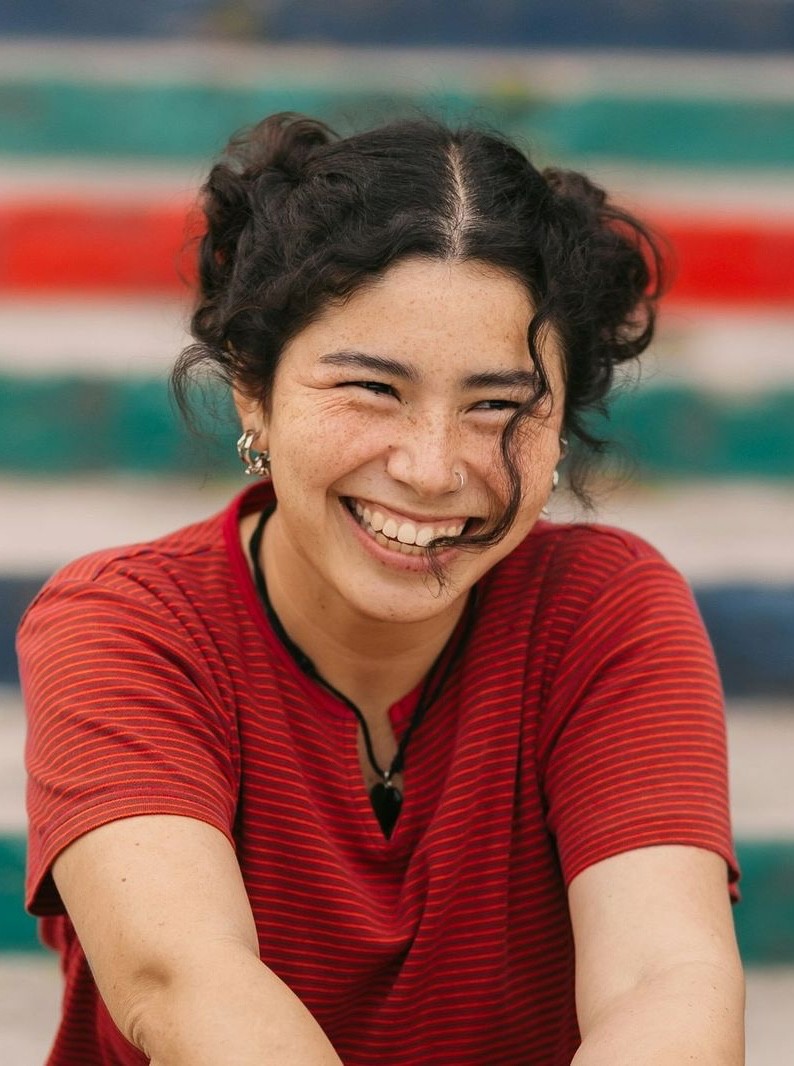 people in market selling goods during daytime