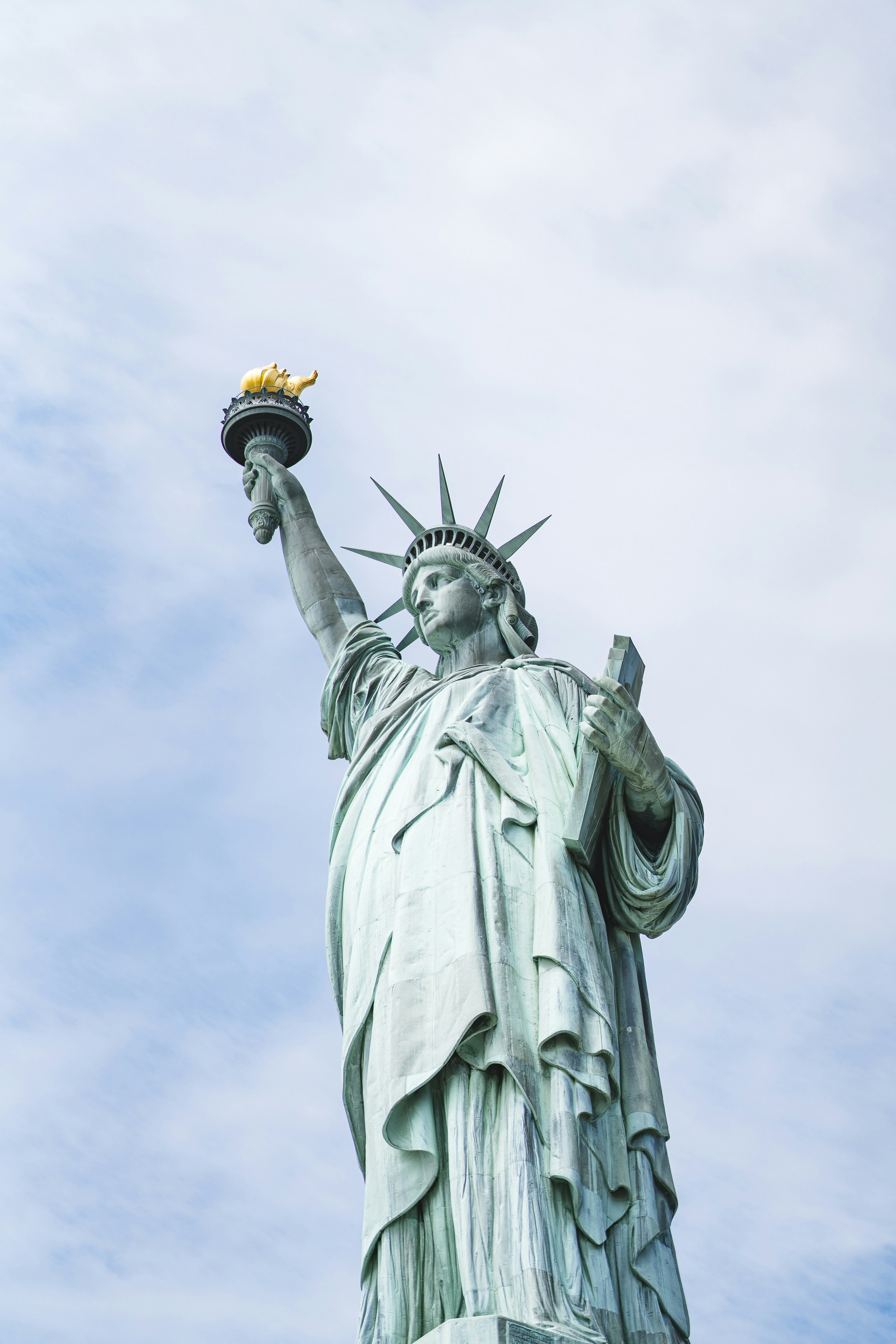 shallow-focus-photo-of-statue-of-liberty - nelson-ndongala (unsplash)./pho