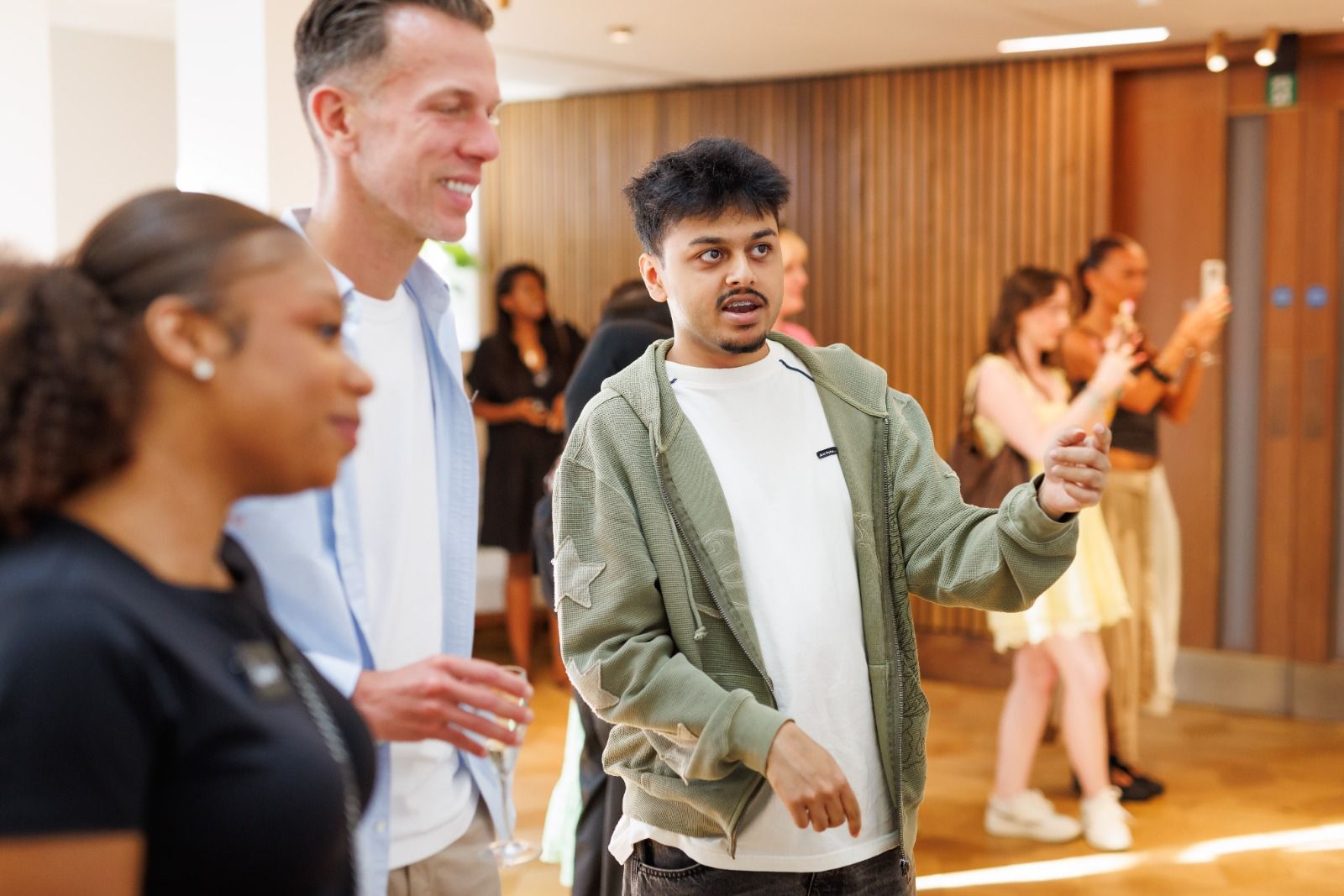 Raz presenting to people