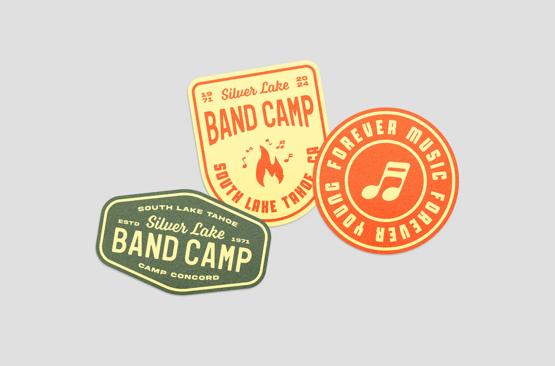 Tri-Fold wedding brochure featuring decorative, laser cut side panels and center invitation card with chinese-porcelain-inspired illustration