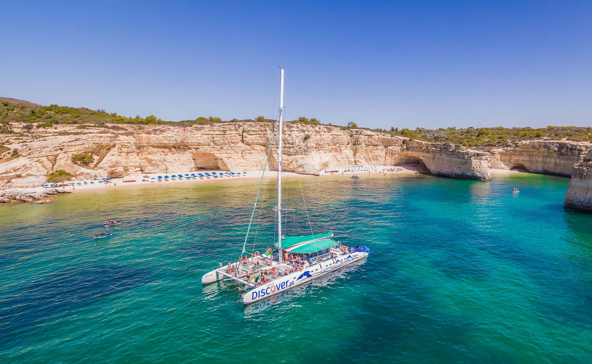 Catamaran Melhor do Mar na costa do Algarve