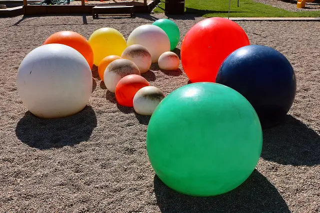 Balloons & barrels