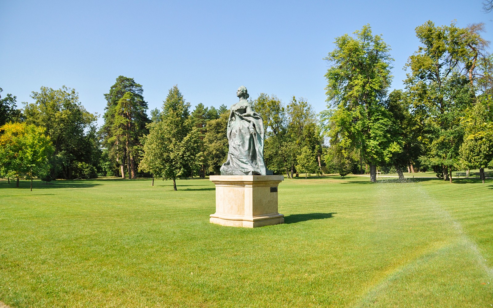 Statue of Empress Sisi in Gödöllő Palace gardens, Budapest tour.