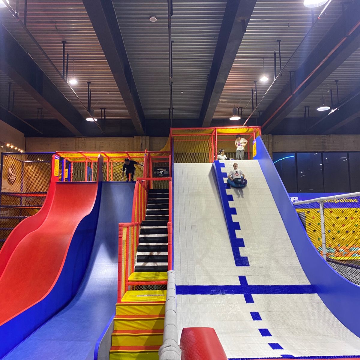 室內運動場 室內遊樂場 樓層主題 設計規劃 空間設計 空間品牌 品牌價值 BW Plan 