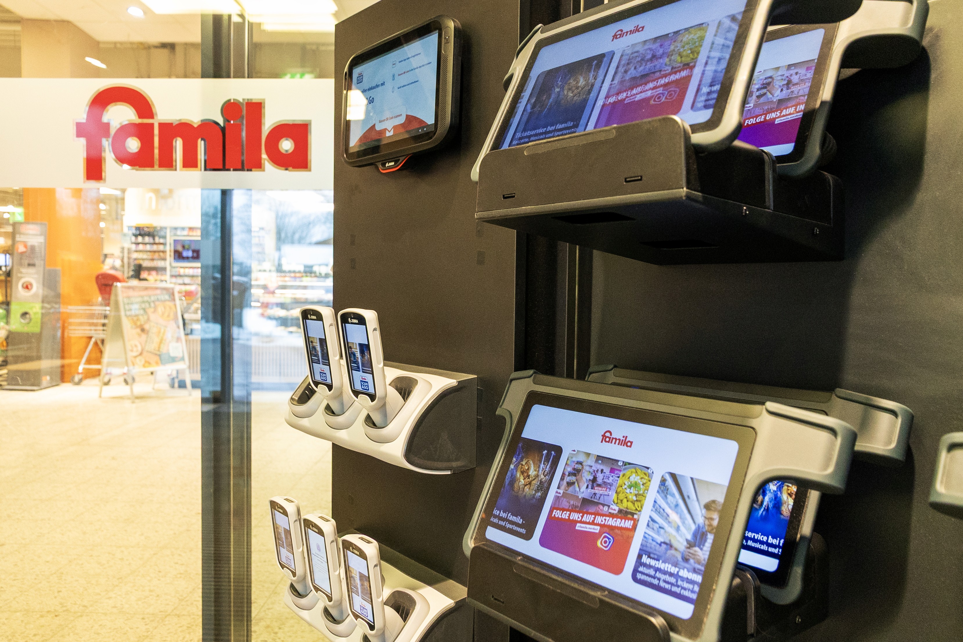 Zebra handheld scanners and hanshow smart cart with shopreme snap cart software at famila kiel 1