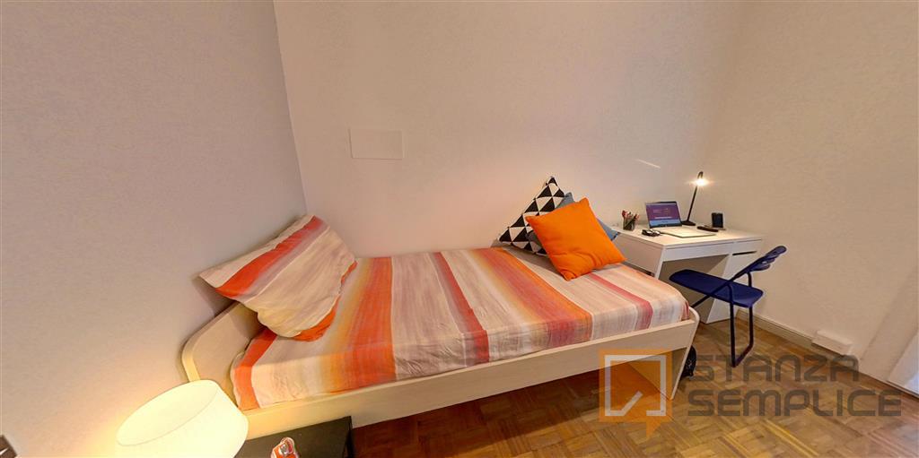 10 sqm room in Via Pio X, Padova