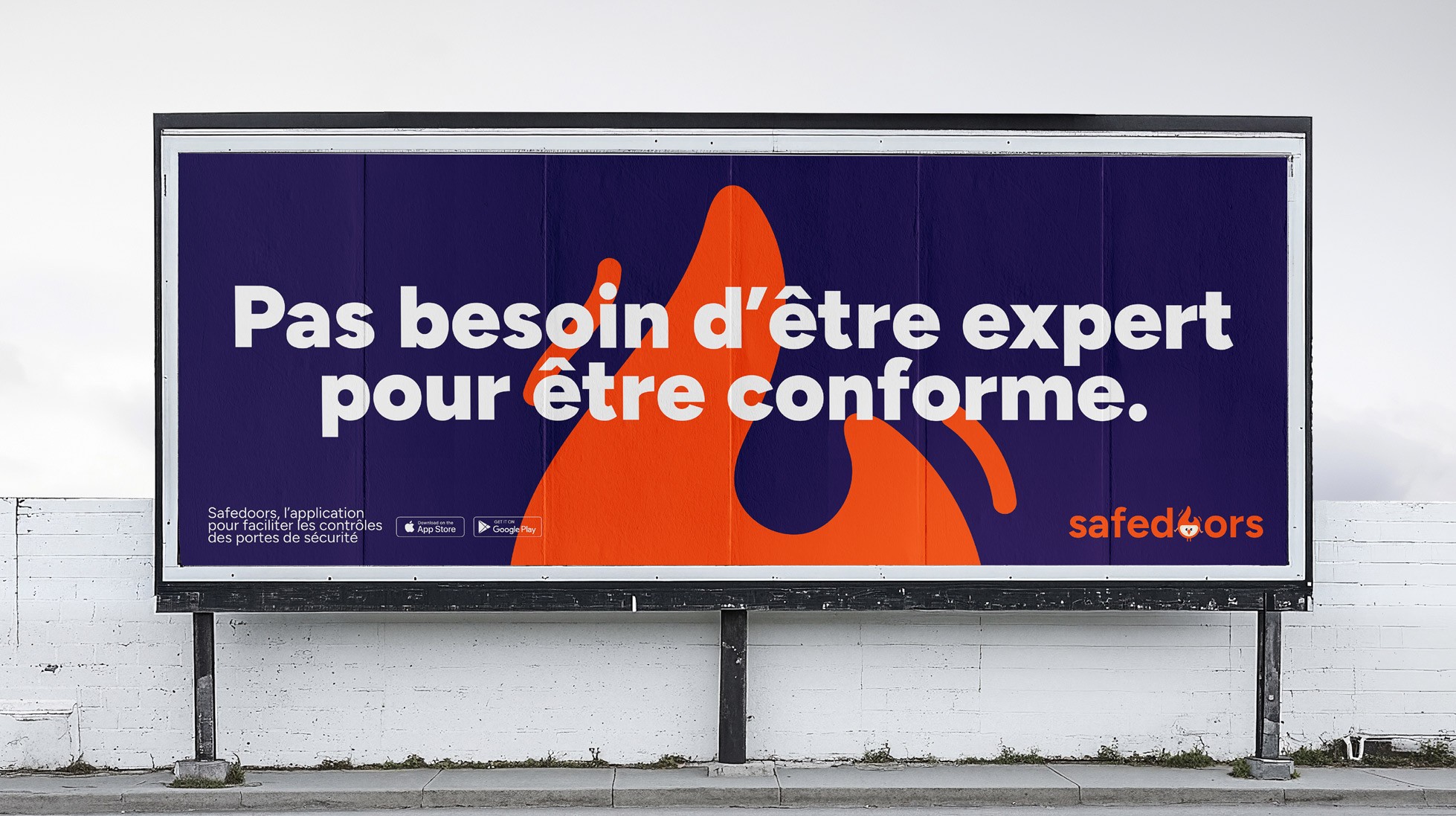 Affiche publicitaire outdoor : Pas besoin d'être expert pour être conforme.