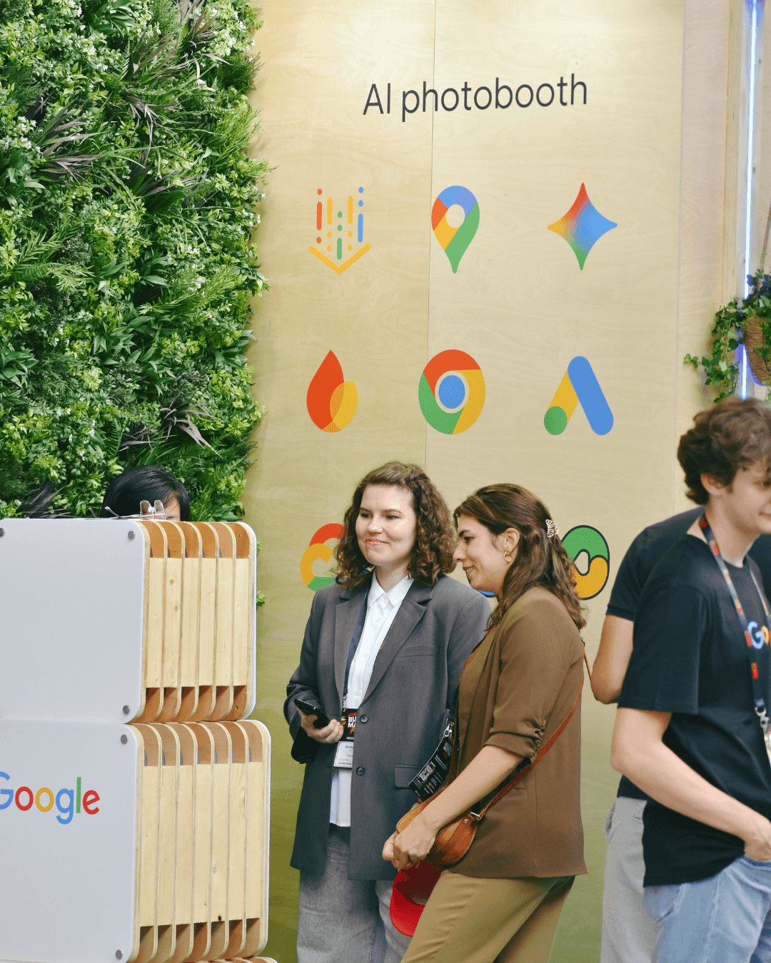 a model wearing a modern glasses