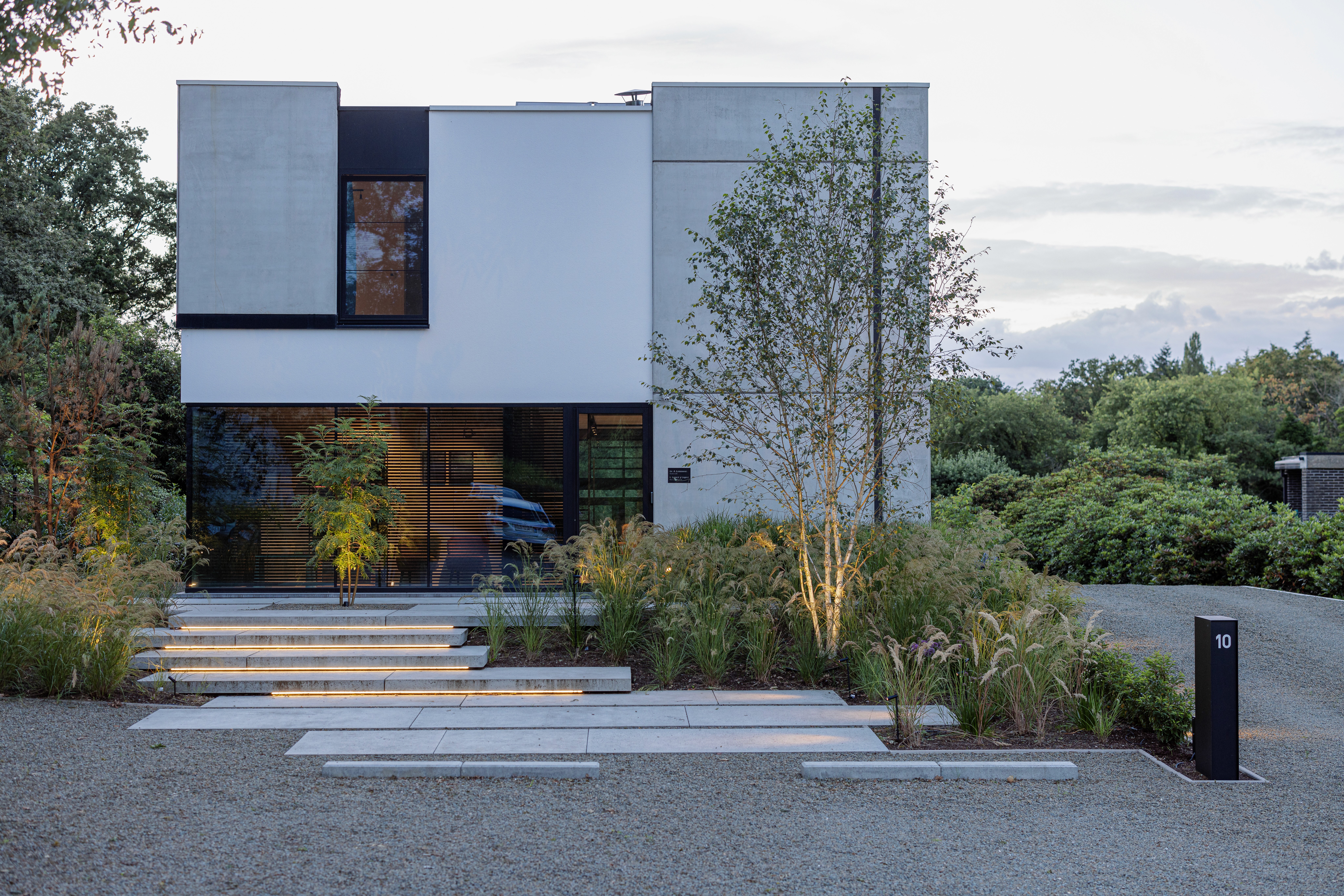 Here comes the alt text