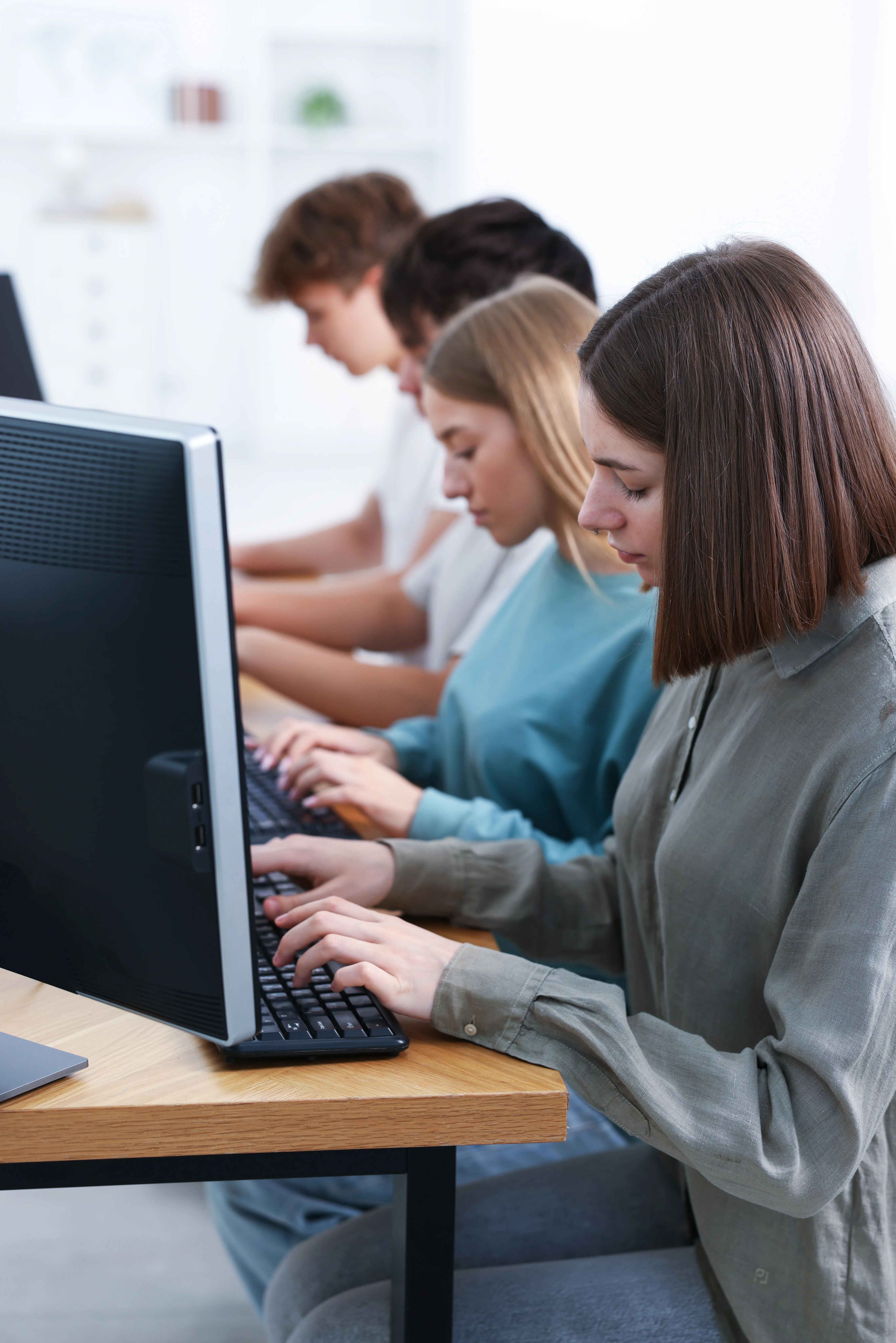 remote learning, digital learning, multi-monitor, instructional design, eLearning, Pinta, employee development