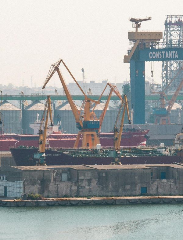 Portul Constanta producand poluare 