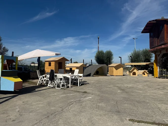 Piazzale a guidonia di le casette di ram con esposizione