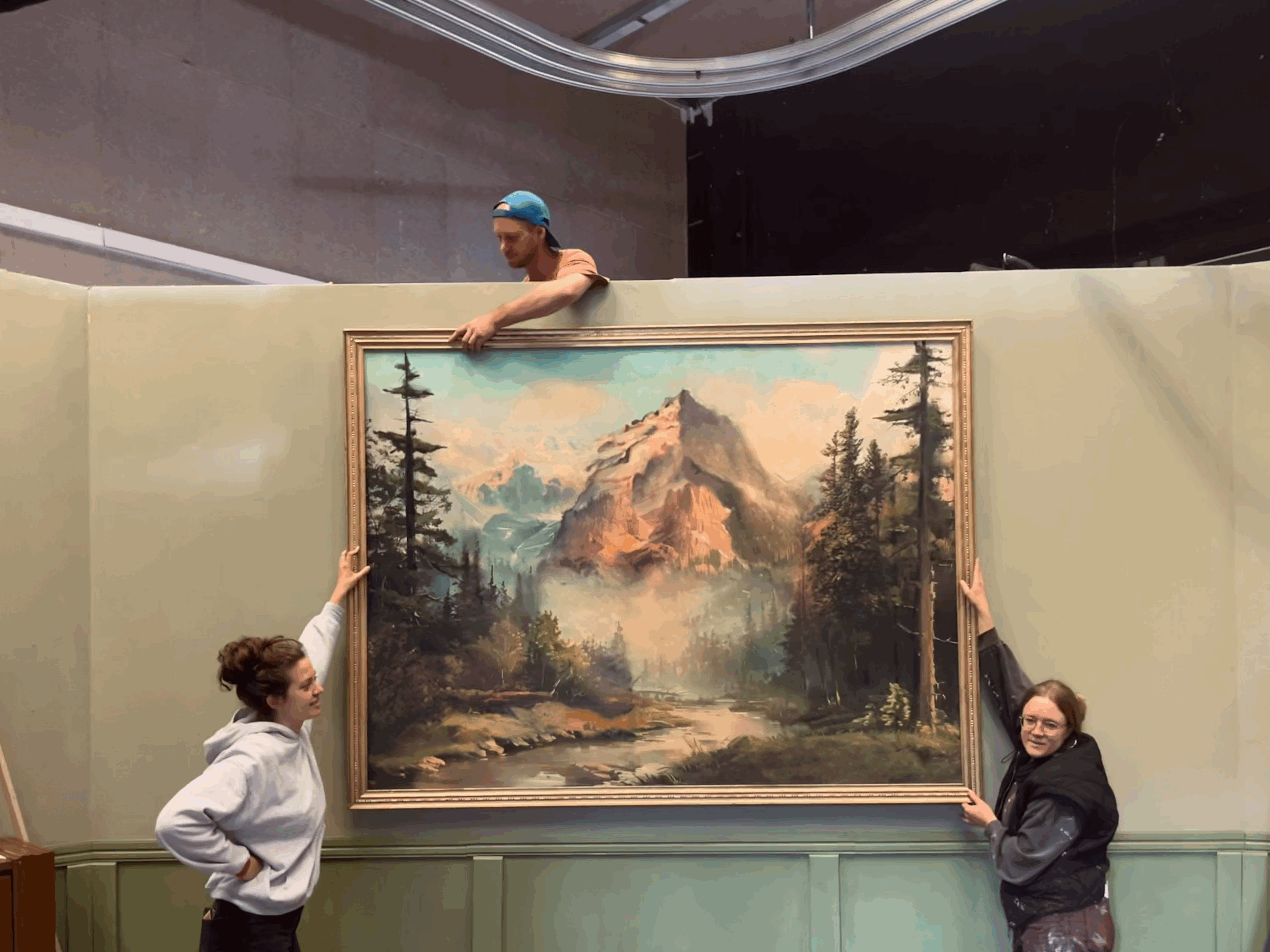 BTS Gebälde Mountain of Miracle