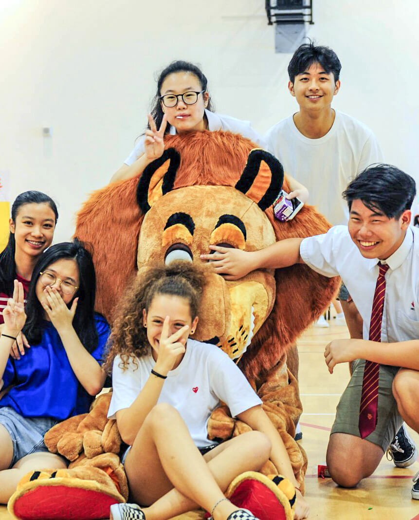 Hwa Chong International School Students Having Fun | Singapore International School 