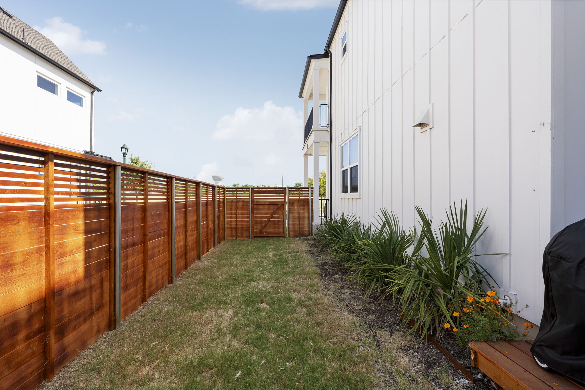 3401 Zach Scott side yard