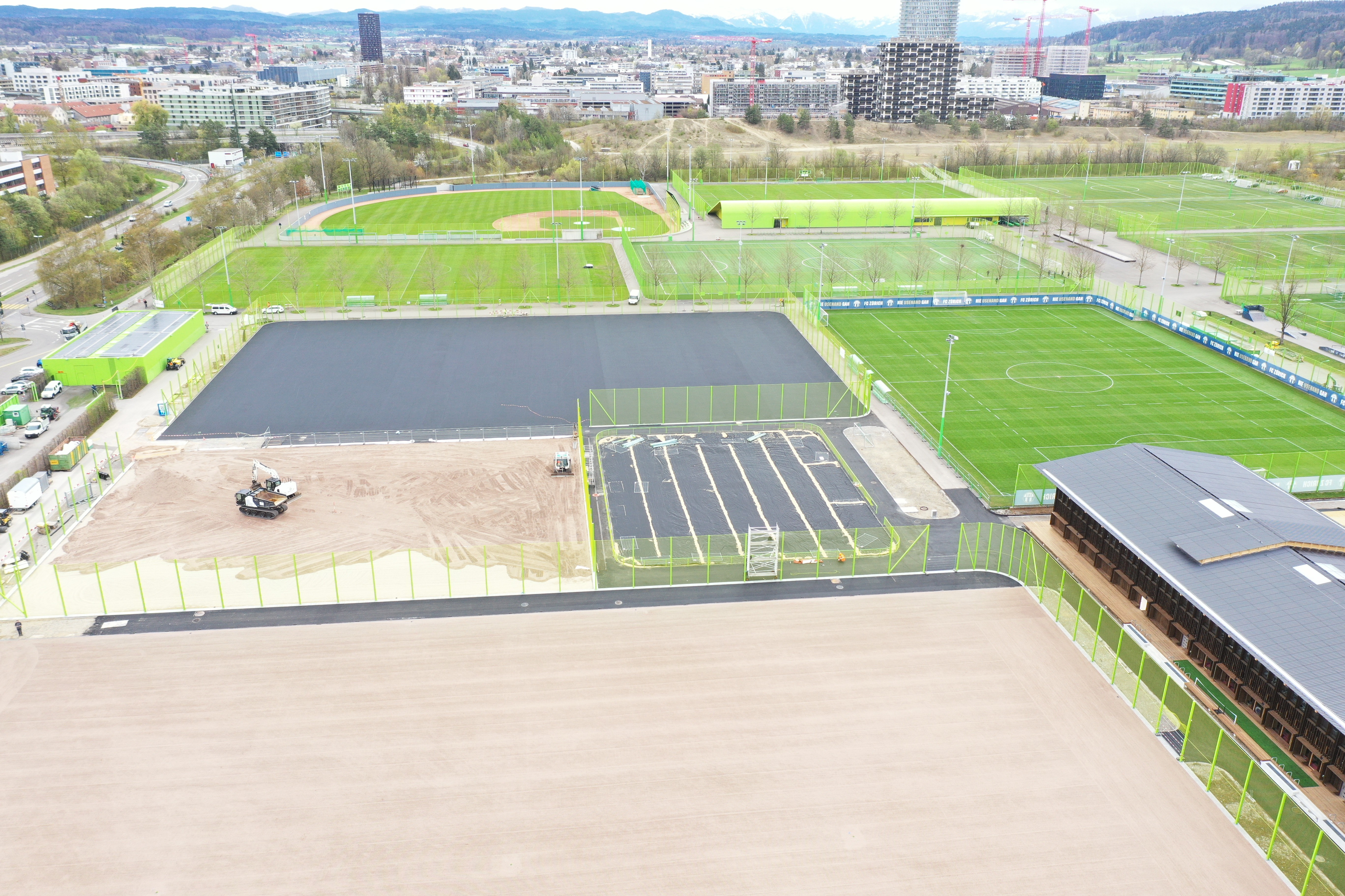 Professionelle Rasenfläche für Sportbetrieb