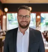 Jonas Esteves, Diretor de Marketing da Chocolates Lugano, cliente da V4 Company